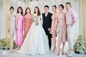 Đi tiệc cưới mặc gì