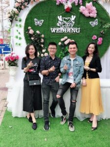 Đi tiệc cưới nên mặc gì