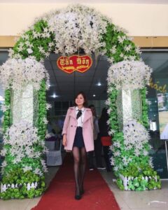 Đi tiệc cưới nên mặc gì