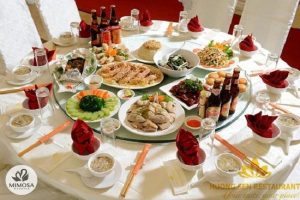 Bàn cỗ cưới