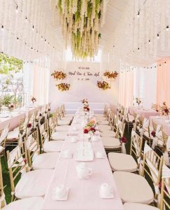 Giá dịch vụ trang trí tiệc cưới