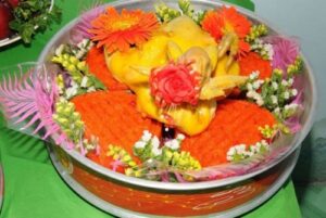 Tráp ăn hỏi xôi gà