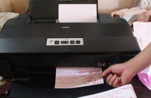 Máy in màu in thiệp cưới