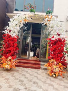 trang trí cổng hoa cưới