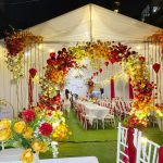Cổng hoa nhà rạp